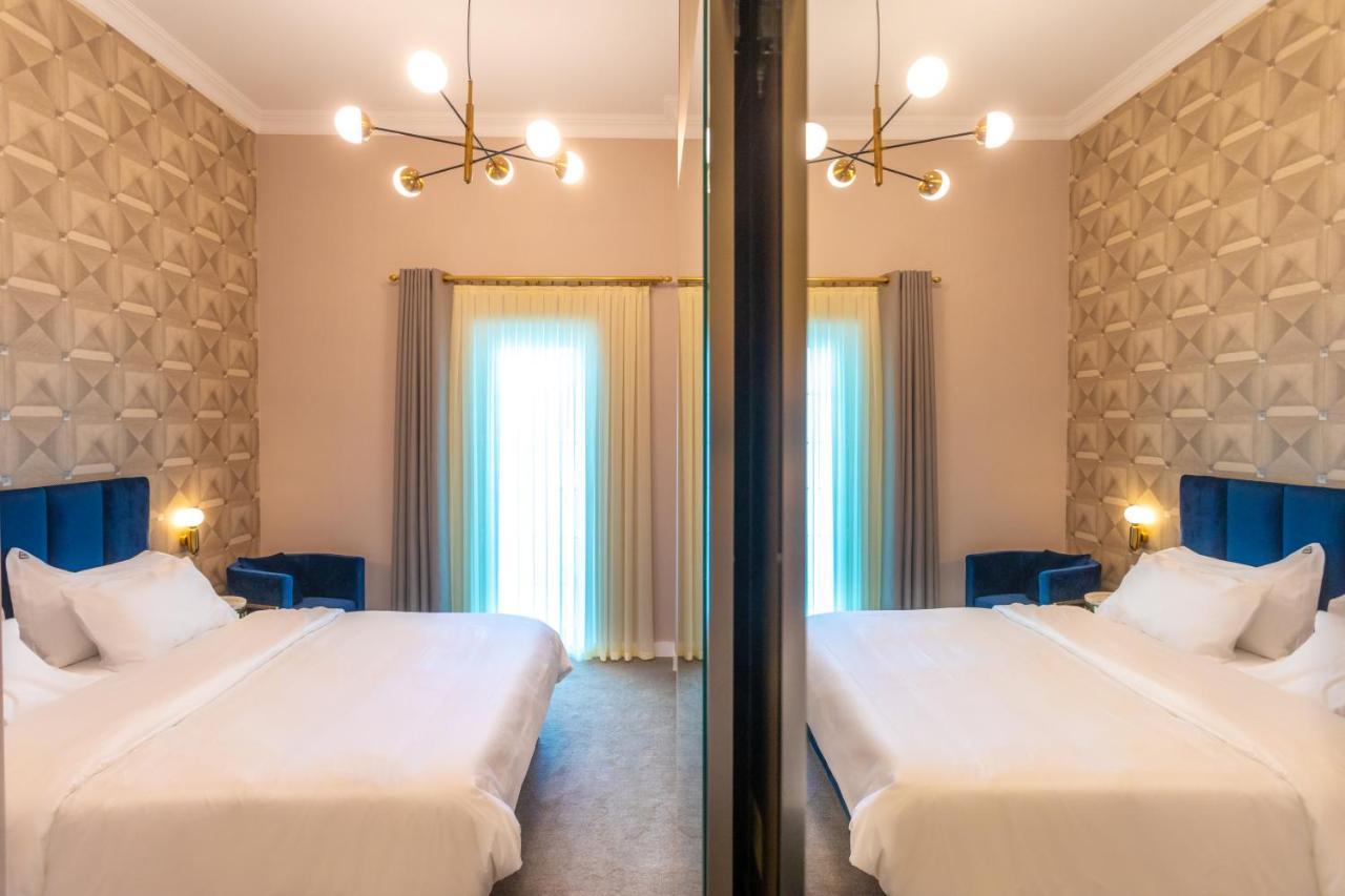 Newport Hotel คูทายสิ ภายนอก รูปภาพ