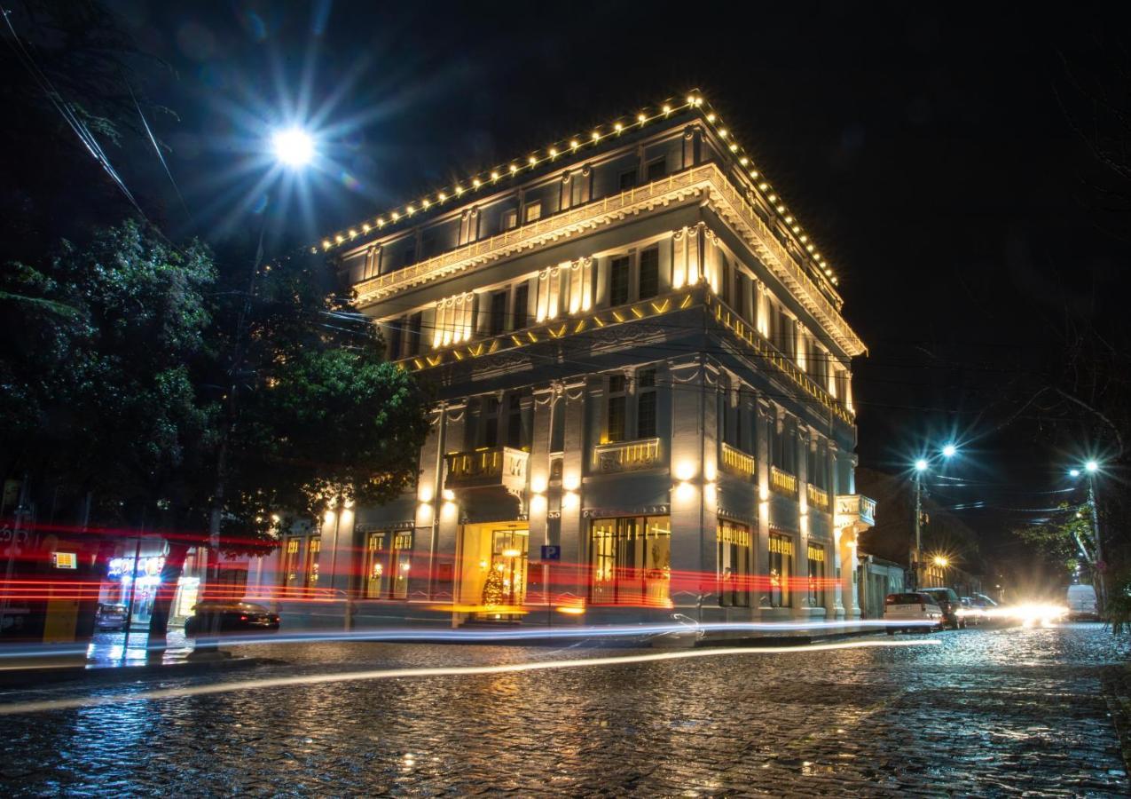 Newport Hotel คูทายสิ ภายนอก รูปภาพ